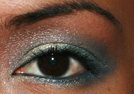 http://www.makeupandbeautyblog.com/wp-content/uploads/2008/05/sonia-kashuk-blue-lagoon-eye-shadow-quad-fotd-3.jpg