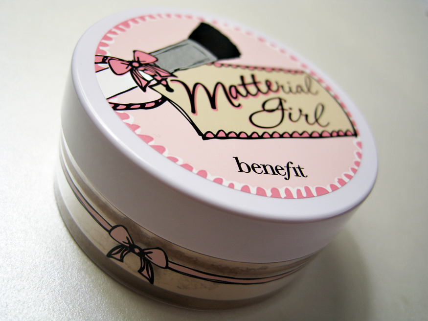 Daily Beauty -Benefit Matterial Girl