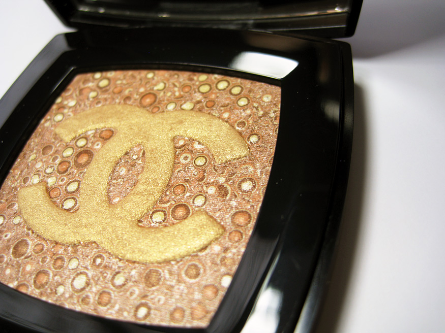 Daily Beauty -Chanel Spring 2010 Les Impressions De Chanel Collection: Radiant Glow Highlighting Powder