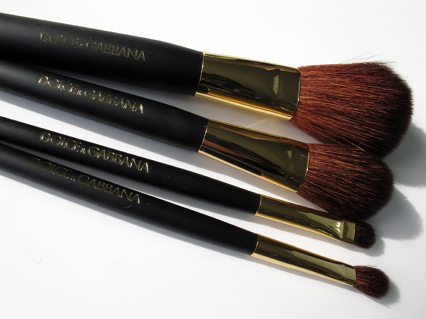 Daily Photo -A Sneak Peek at Dolce and Gabbana’s Summer 2010 Brush Collection