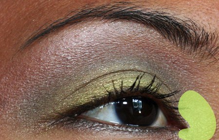mac-cosmetics-fresh-green-mix-mineralize-eye-shadow-duo-eye-6