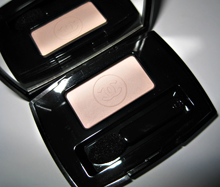 chanel les naturels de chanel swatches soft touch eyeshadow lily