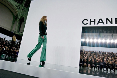 chanel-fall-ready-to-wear-runway-2009-2010-2