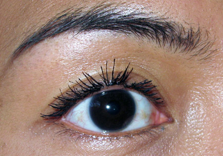 loreal extra volume collagen mascara review one-eye-two-coats