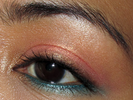 mac to the beach face of the day eye closeup