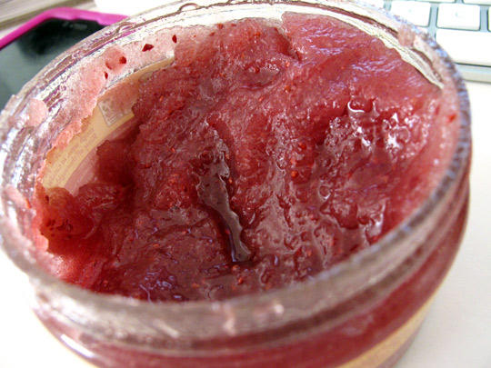 burts bees cranberry pomegranate sugar scrub closeup