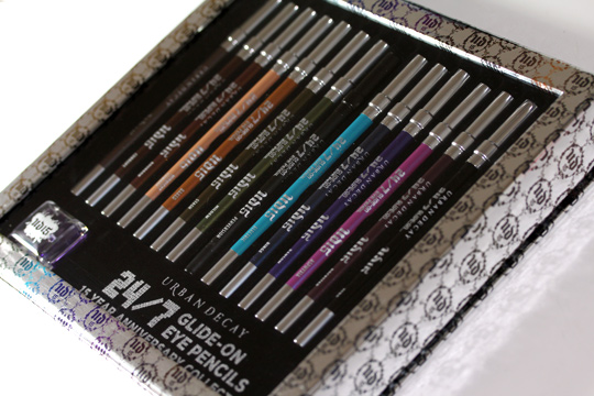 Måne svulst Seletøj The Urban Decay 24/7 Glide-On Eye Pencil 15-Year Anniversary Set Is So  Awesome It Should Come with a Warning - Makeup and Beauty Blog