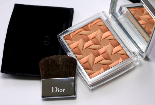 dior nude glow sunset with brush