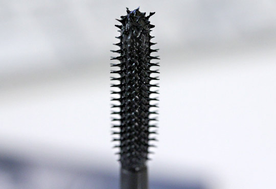 benefit theyre real mascara brush
