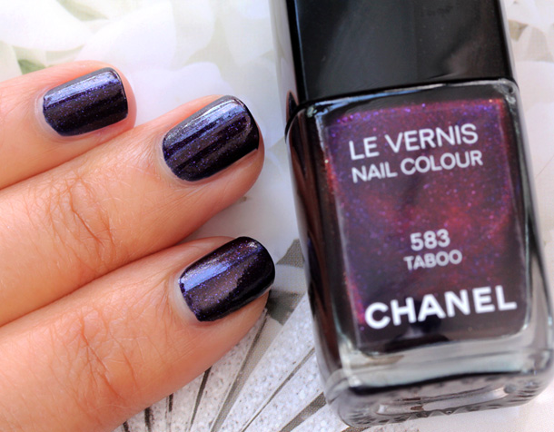 Chanel Taboo Le Vernis Nail Colour Swatch