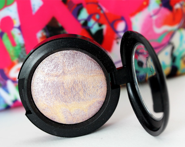 MAC Dare to Bare Mineralize Eye Shadow