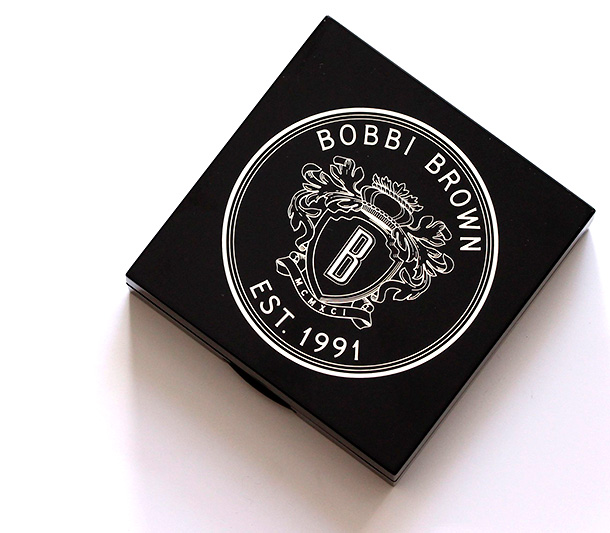 Bobbi Brown Nude Glow Shimmer Brick packaging