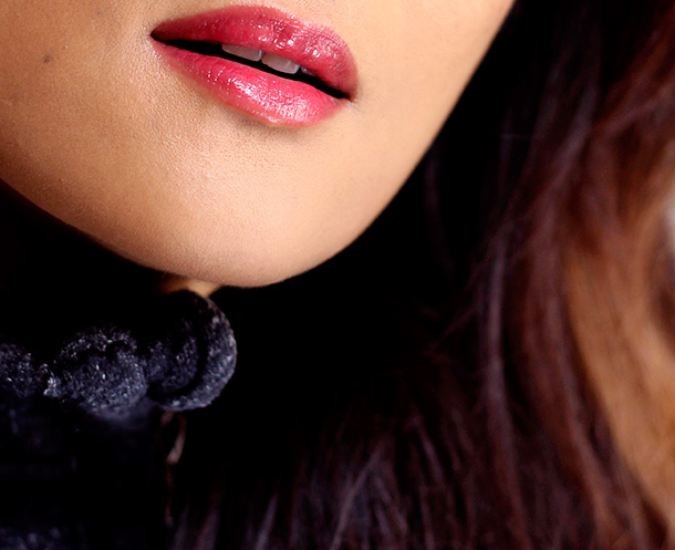 MAC Cremesheen Glass in Night is Young, a bright red cream