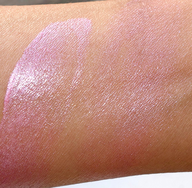 NARS Adelaide Illuminator swatches: Unblended on the left and blended on the right