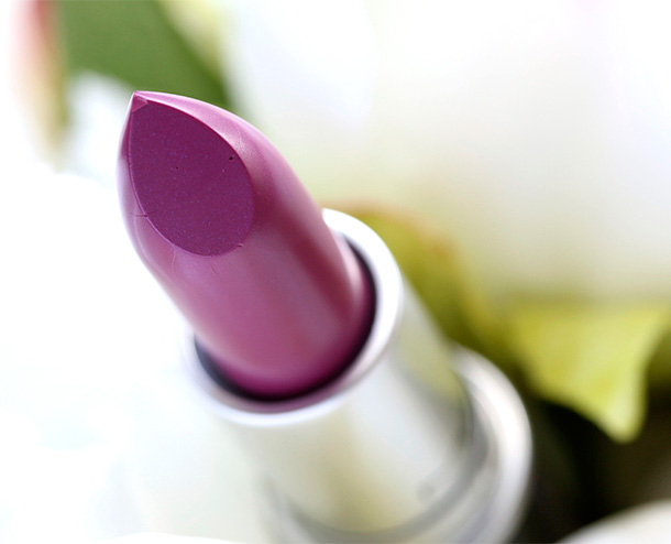 MAC Heavenly Hybrid Lipstick, a mid-tone berry with a Lustre finish