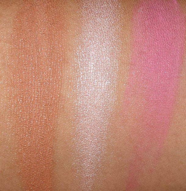 Swatches of Urban Decay Naked Flushed in Native
