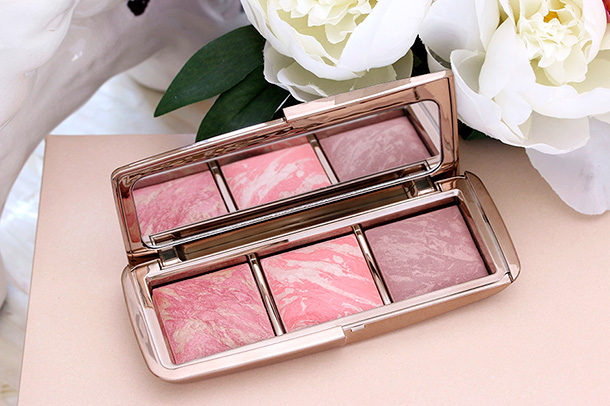 Hourglass Ambient Lighting Blush Palette blushes from the left: Luminous Flush, Incandescent Electra and Mood Exposure