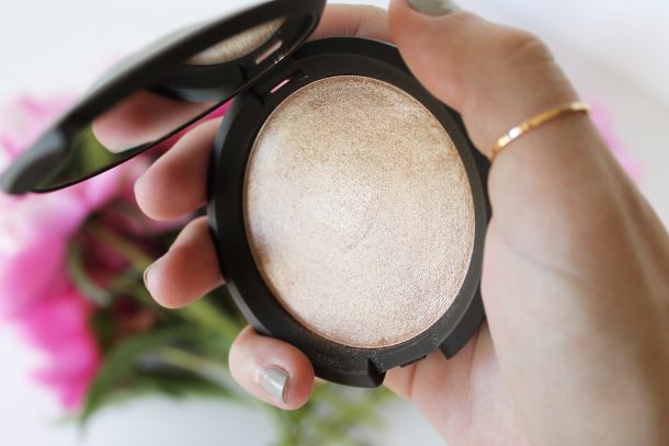 Becca Shimmering Skin Perfector Pressed in Opal