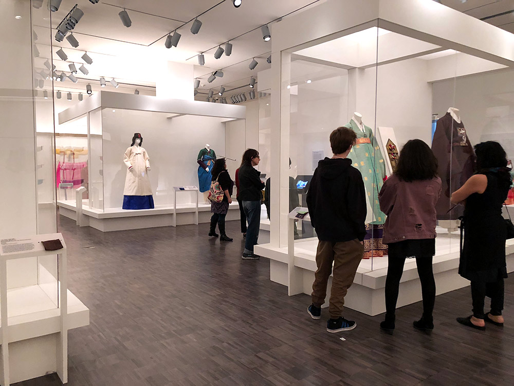couture korea asian art museum hallway 3