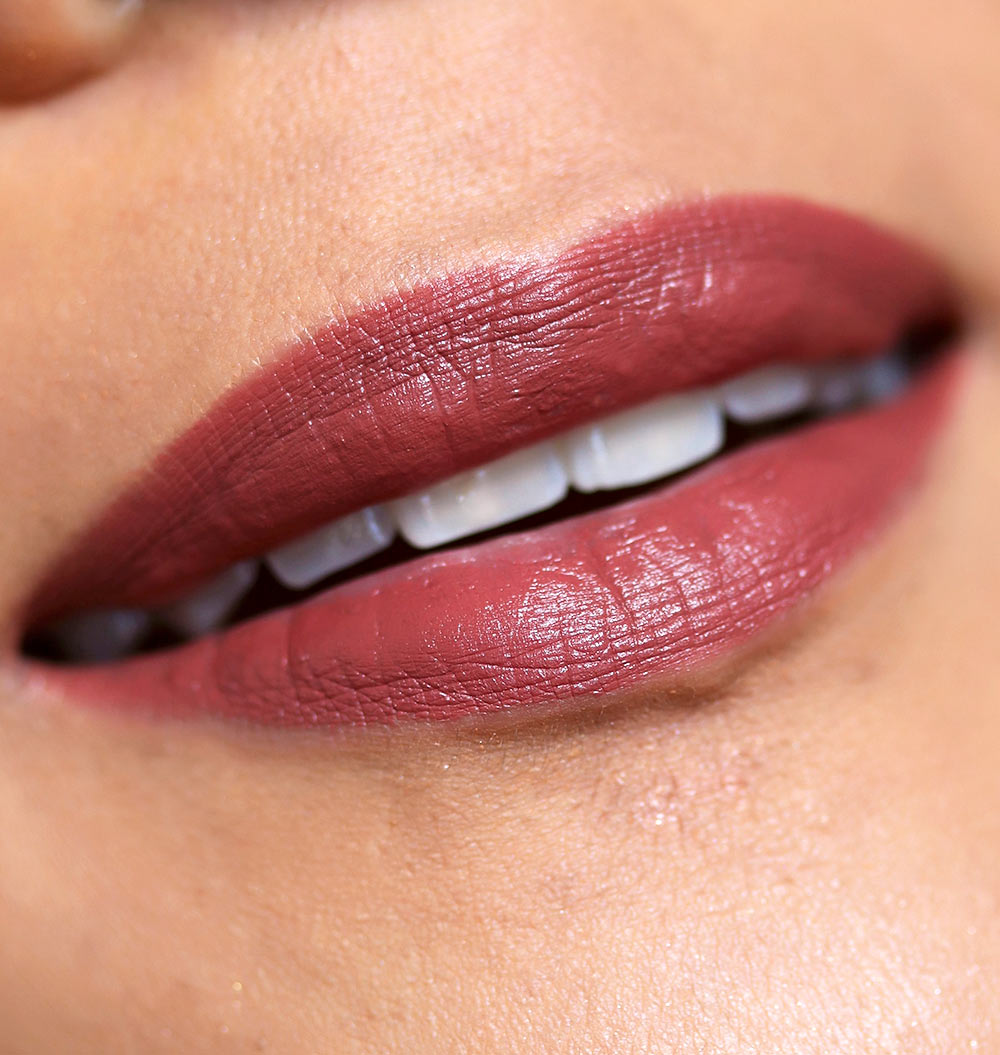 mac nude fudge lipstick