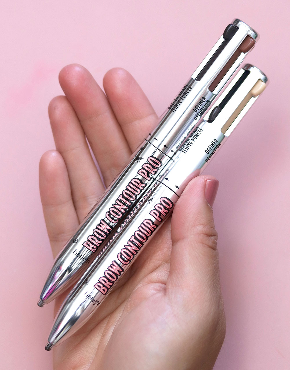 benefit brow contour in hand