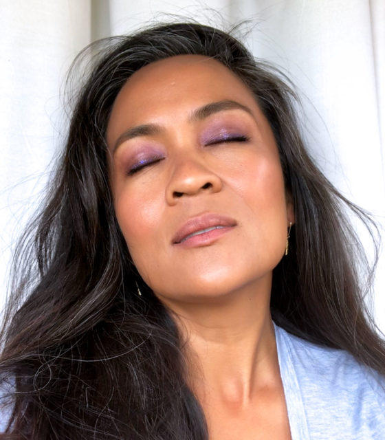 Glam on the Go: A Creamy, Dreamy Purple and Gold Look With Big, Bushy Brows